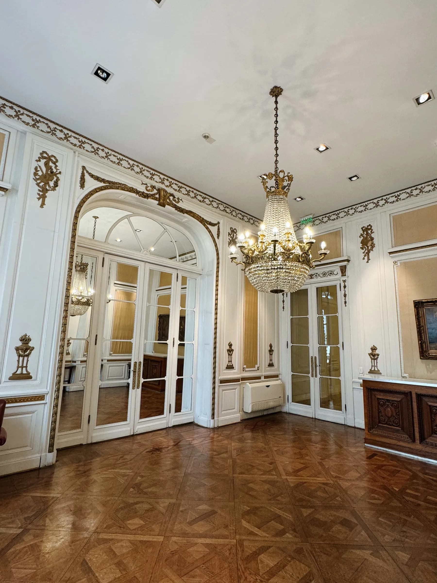 Salón Oro